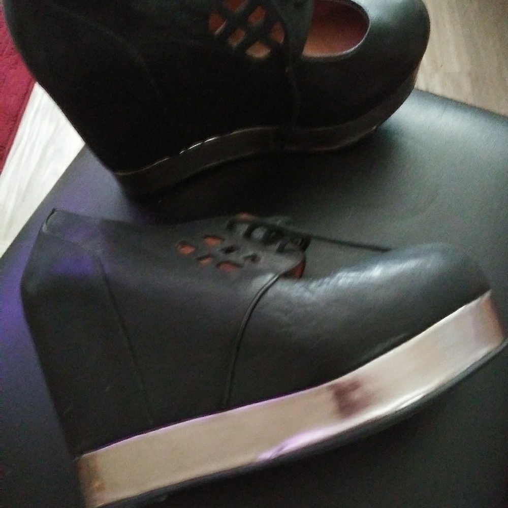 Platform shoes